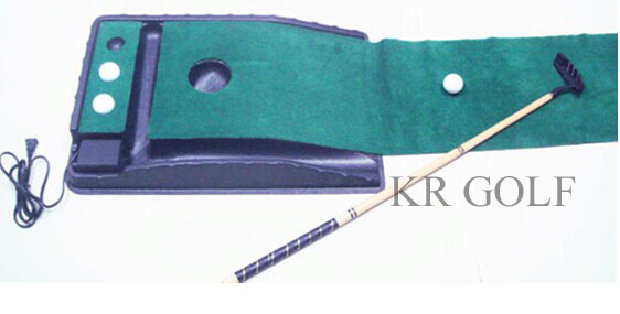 Golf putting trainer with ball Return